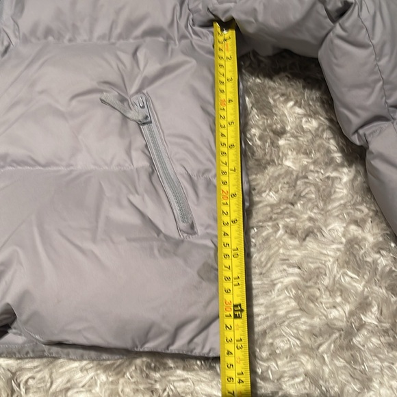 Aritzia Tna Mega Puff Shorty in XS - light grey! - Picture 10 of 11